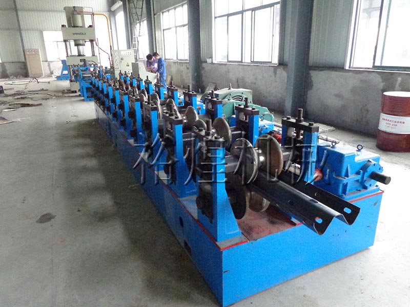 兩波護(hù)欄板設(shè)備價(jià)格 兩波護(hù)欄板設(shè)備價(jià)格