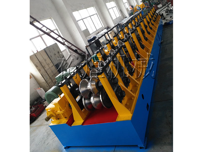 兩波護欄板成型機 兩波護欄板成型機